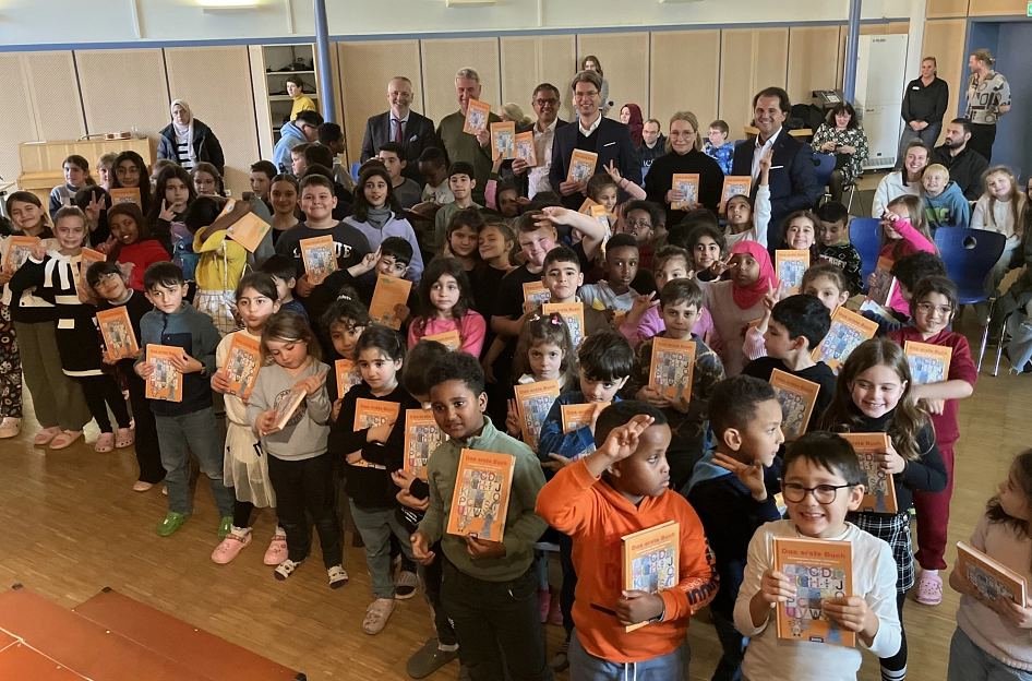 Die Aula der Grundschule Nord war bei der feierlichen und stimmungsvollen Übergabe gut besucht.